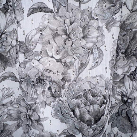 White House Black Market Floral Gray Women's Top size 10 - Picture 5 of 5